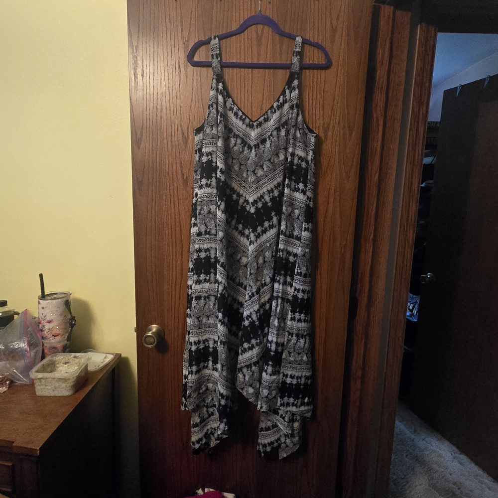 Emma & Michele Black and White Patterned Midi Dress